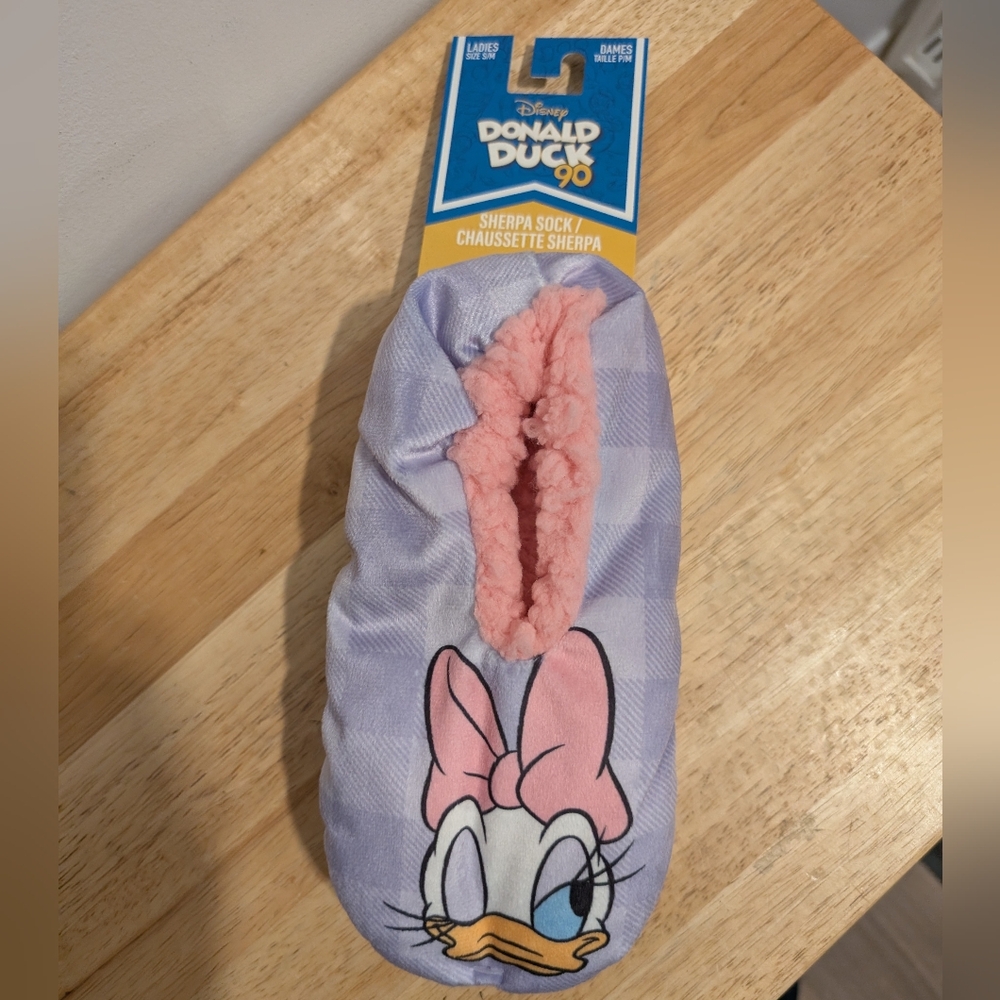 Womens Slippers Size S/M Disney Donald Duck Brand New with tag from Mad Engine